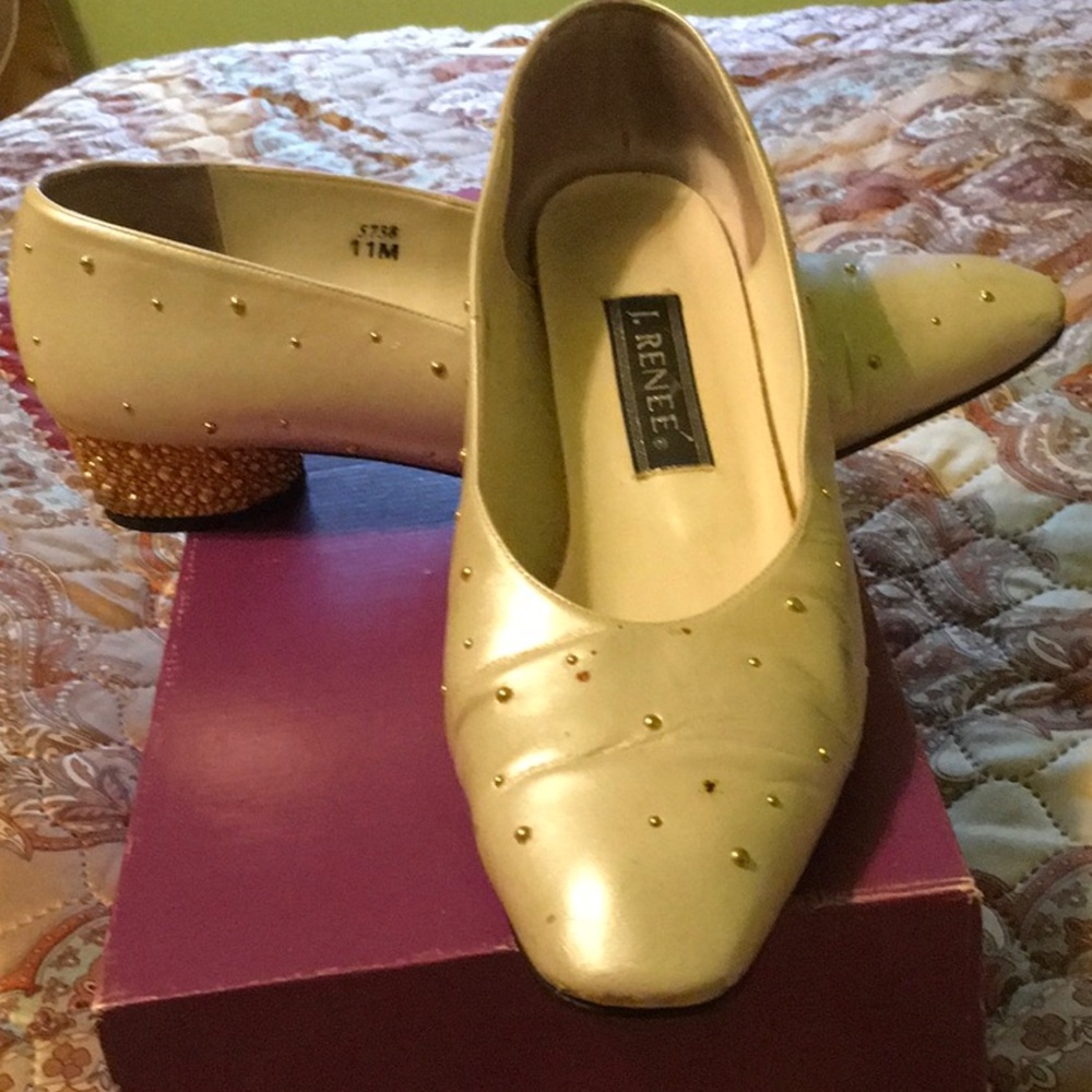 Women’s shoes